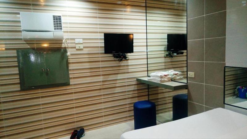 Mahal Kita Drive Inn Pasay Extérieur photo