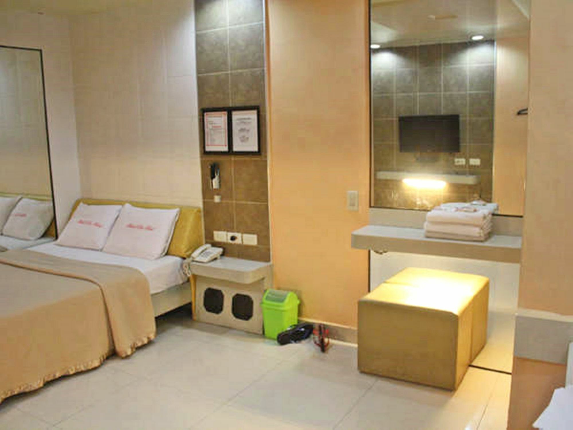 Mahal Kita Drive Inn Pasay Extérieur photo